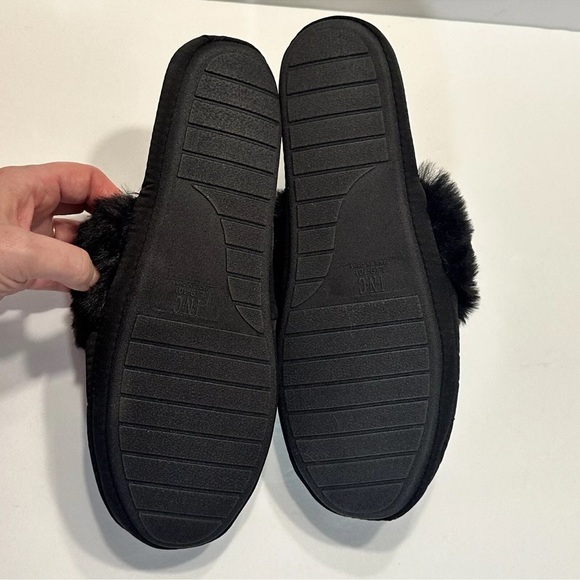 INC Slippers L 9/10 Black Satin Faux Fur Slip On Slides Soft Comfort Foam New - Picture 3 of 5